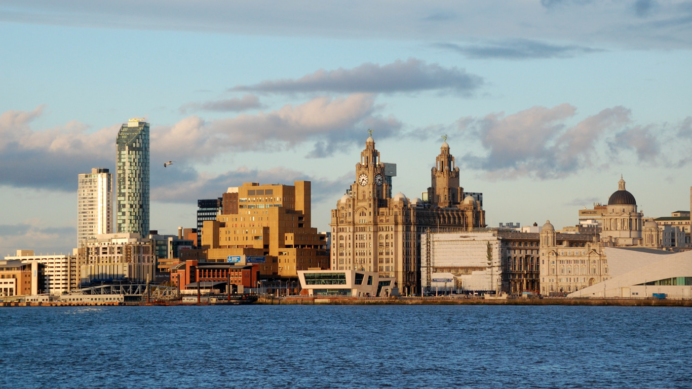 Обои Ливерпуль, город, линия горизонта, городской пейзаж, городской район в разрешении 1366x768