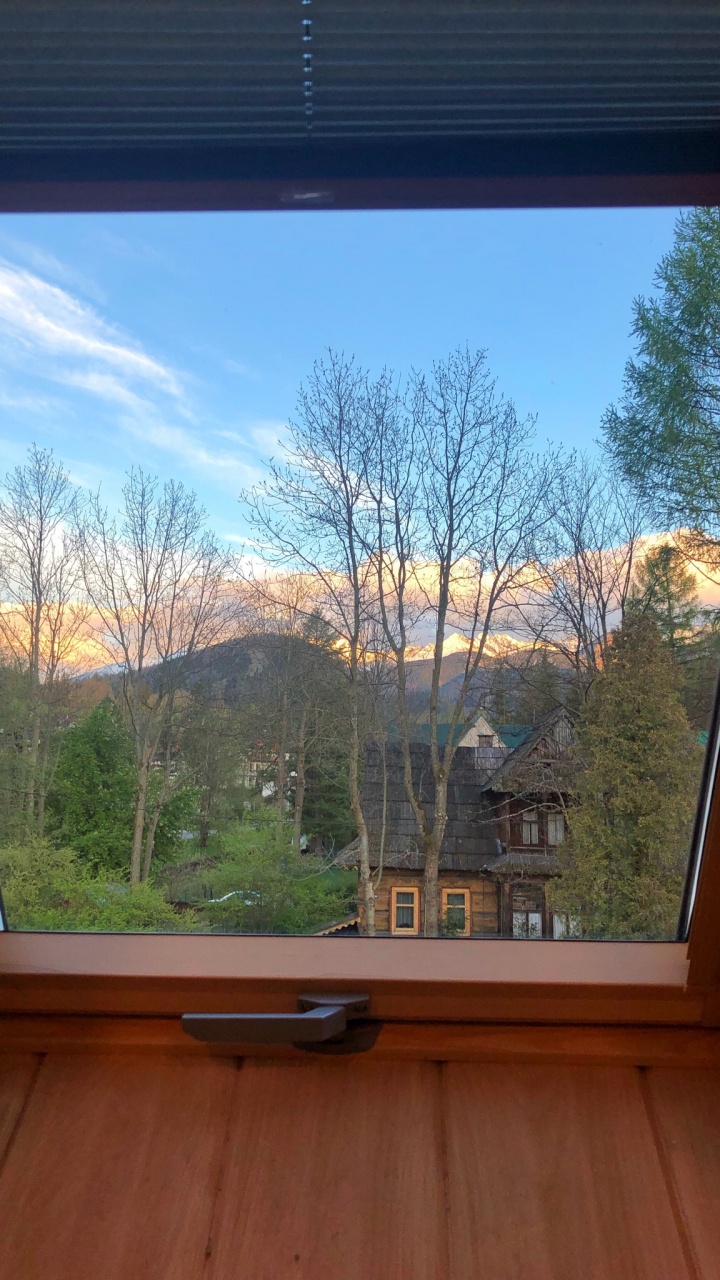 Обои Хаус, окно лечения, окно, дневное освещение, недвижимость в разрешении 720x1280