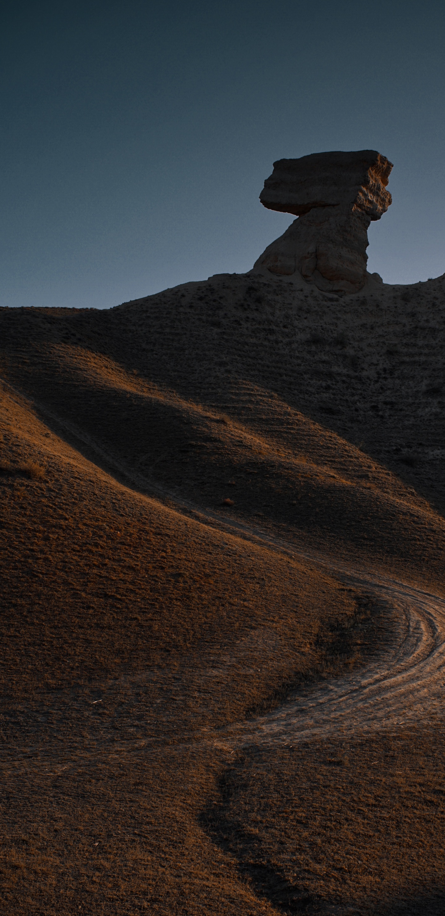 Обои окружающая среда, небо, коричневый цвет, геология, рок в разрешении 1440x2960