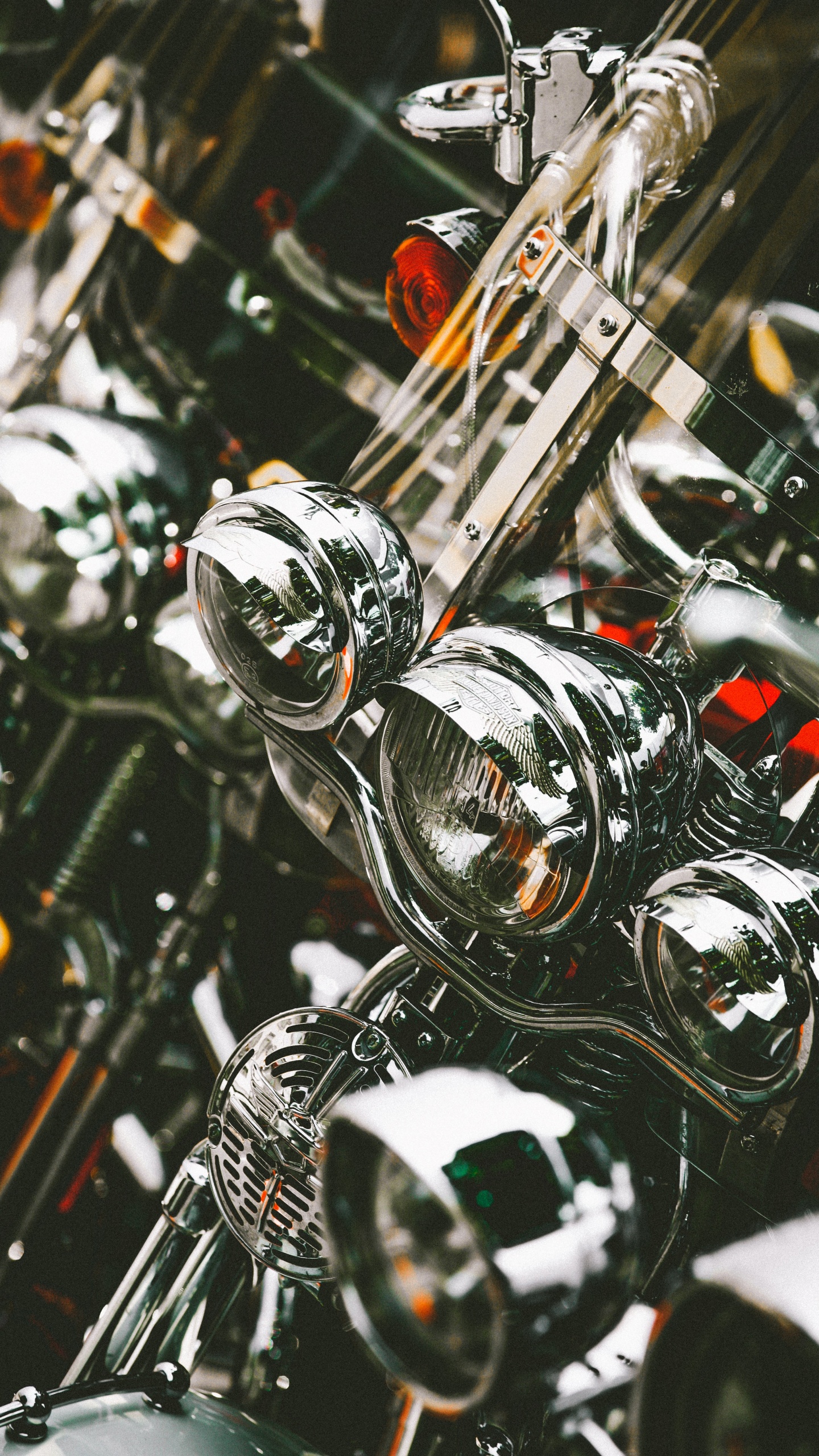 Обои мотоцикл, Чоппер, автомобильные запчасти, дерево, автомобиль в разрешении 1440x2560