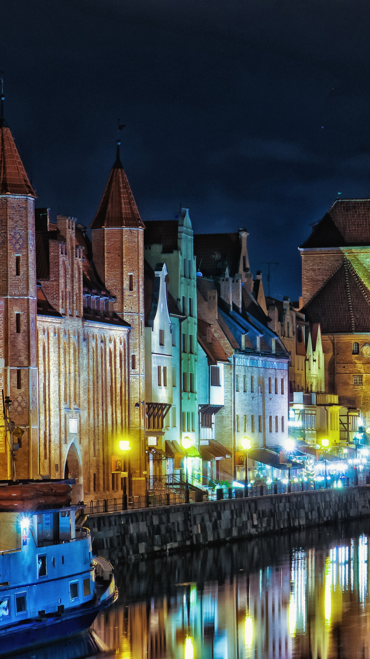 Обои Gdask, ночь, город, городской пейзаж, отражение в разрешении 750x1334