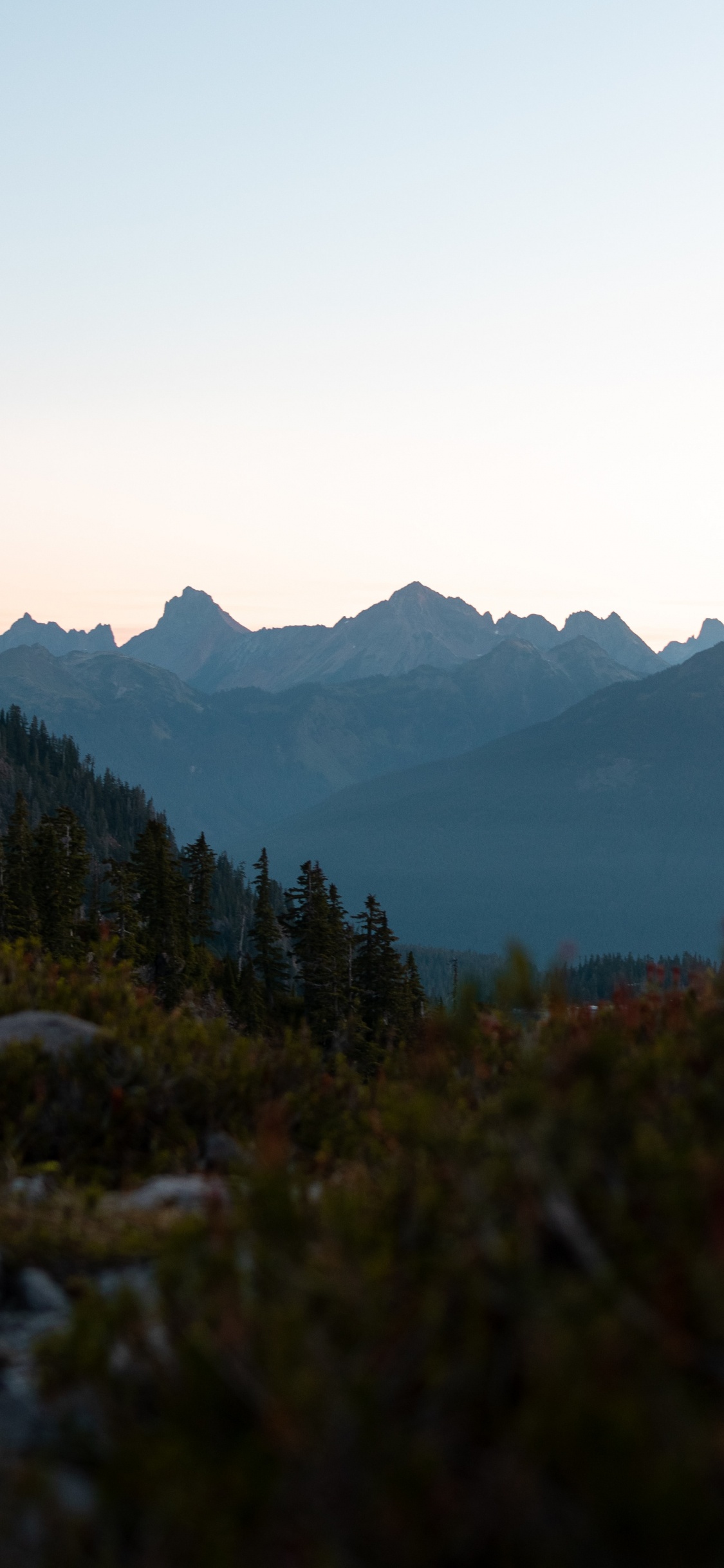 Обои горный хребет, горный рельеф, хребет, МаунтБейкер, лист в разрешении 1125x2436
