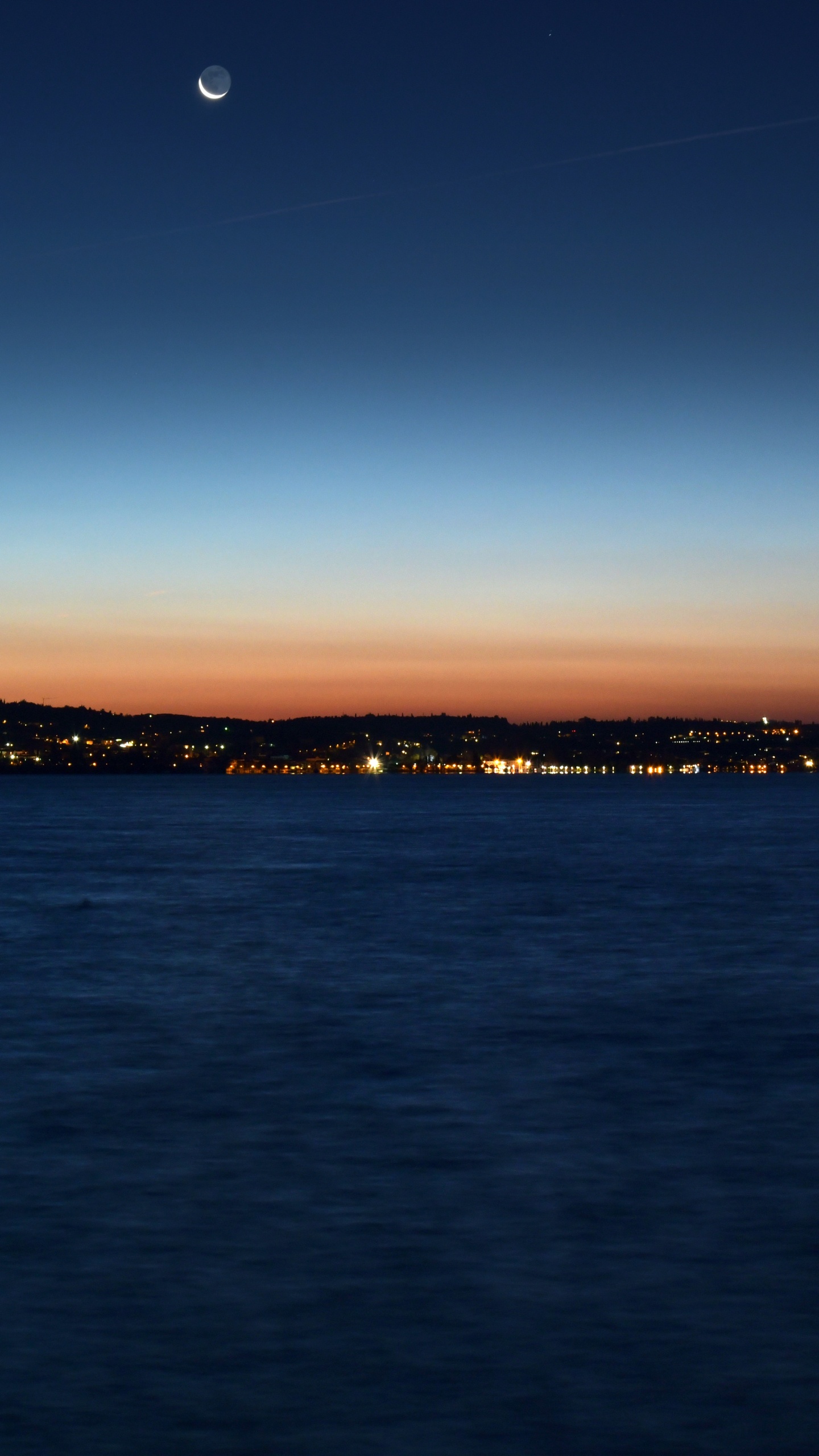 Обои синий, горизонт, вода, ночь, море в разрешении 1440x2560