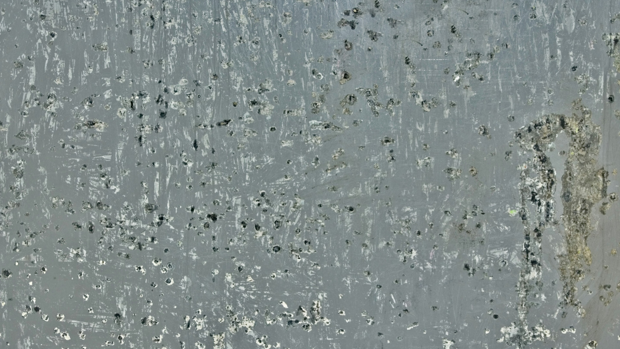 Обои бетон, цемент, металл, вода, дорога в разрешении 1280x720