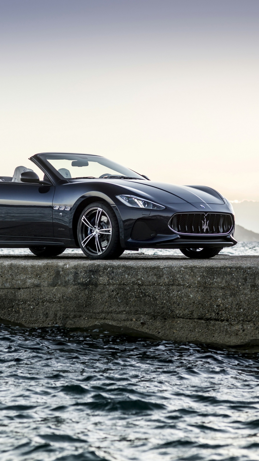 Обои Мазерати my18 получил, Феррари Калифорния, Мазерати Получил, спорткар, суперкар в разрешении 1080x1920