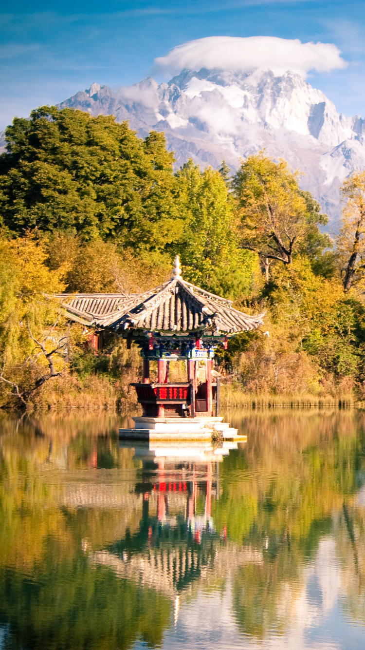 Обои Черный Дракон Бассейн, Снежная Гора Нефритового Дракона, отражение, природа, вода в разрешении 750x1334