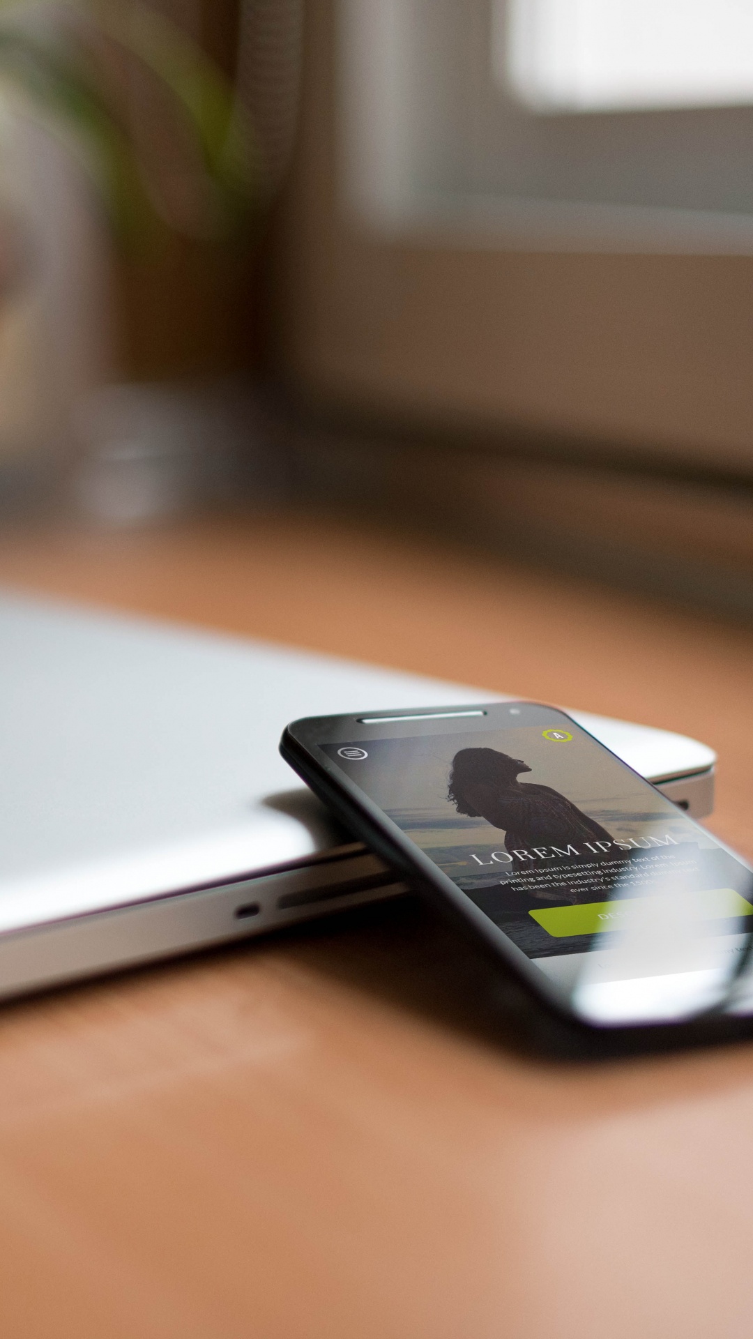 Обои смартфон, Apple МасВоок Pro, гаджет, электронное устройство, технологии в разрешении 1080x1920