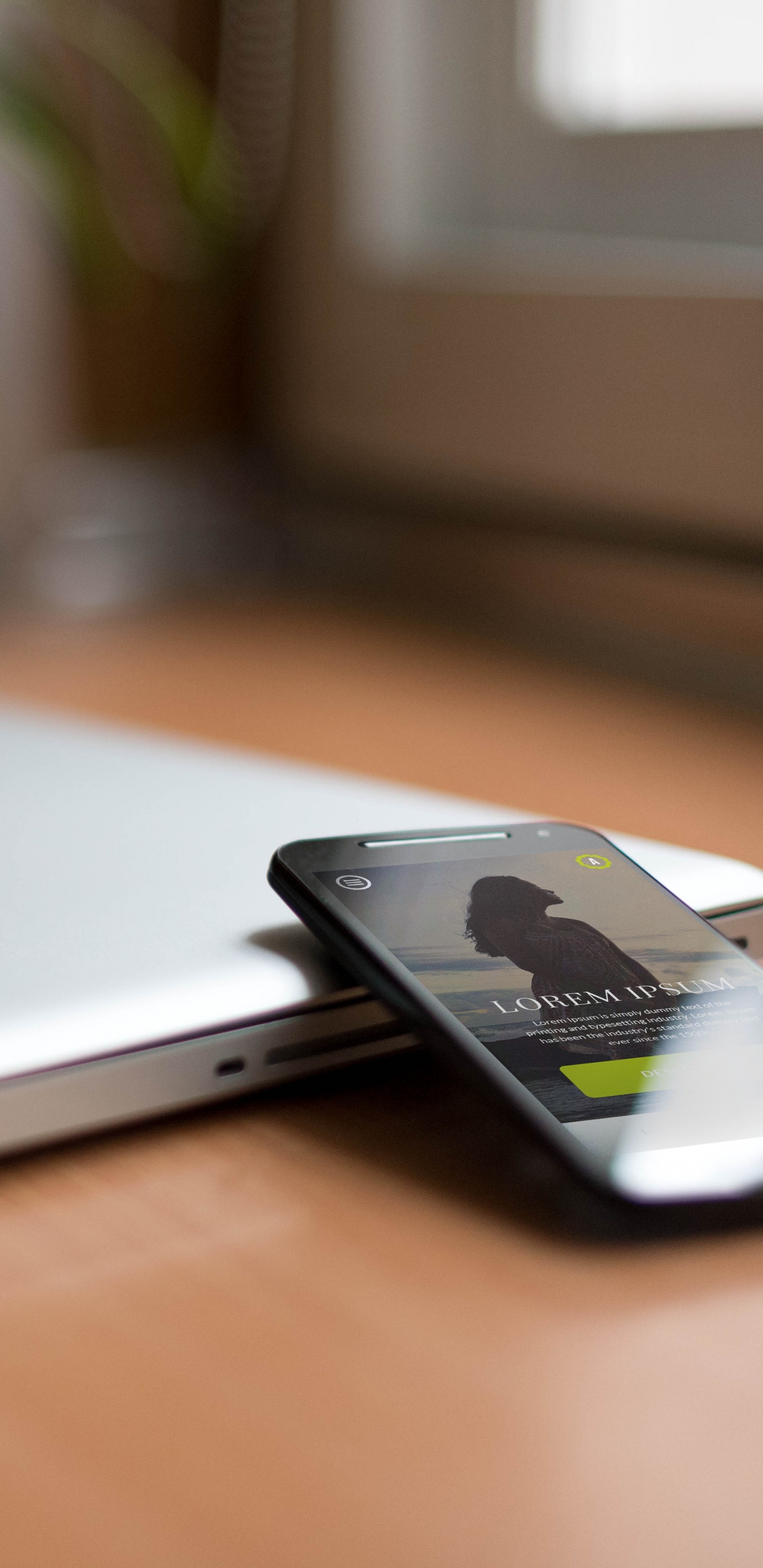 Обои смартфон, Apple МасВоок Pro, гаджет, электронное устройство, технологии в разрешении 1440x2960