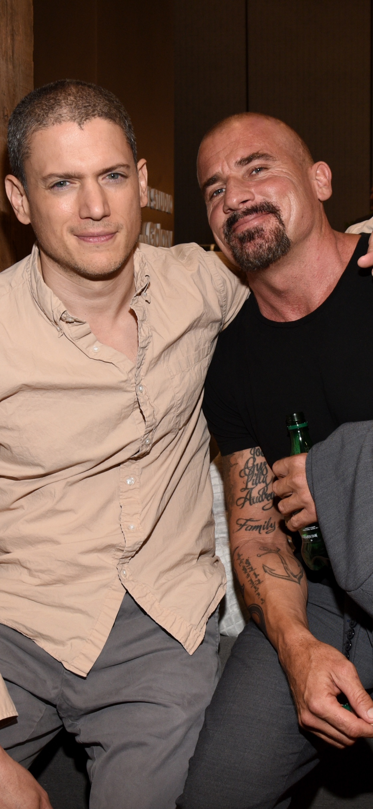 Обои побег из тюрьмы, вентворт Миллер, Доминик Перселл, Майкл Скофилд, телевидение в разрешении 1242x2688