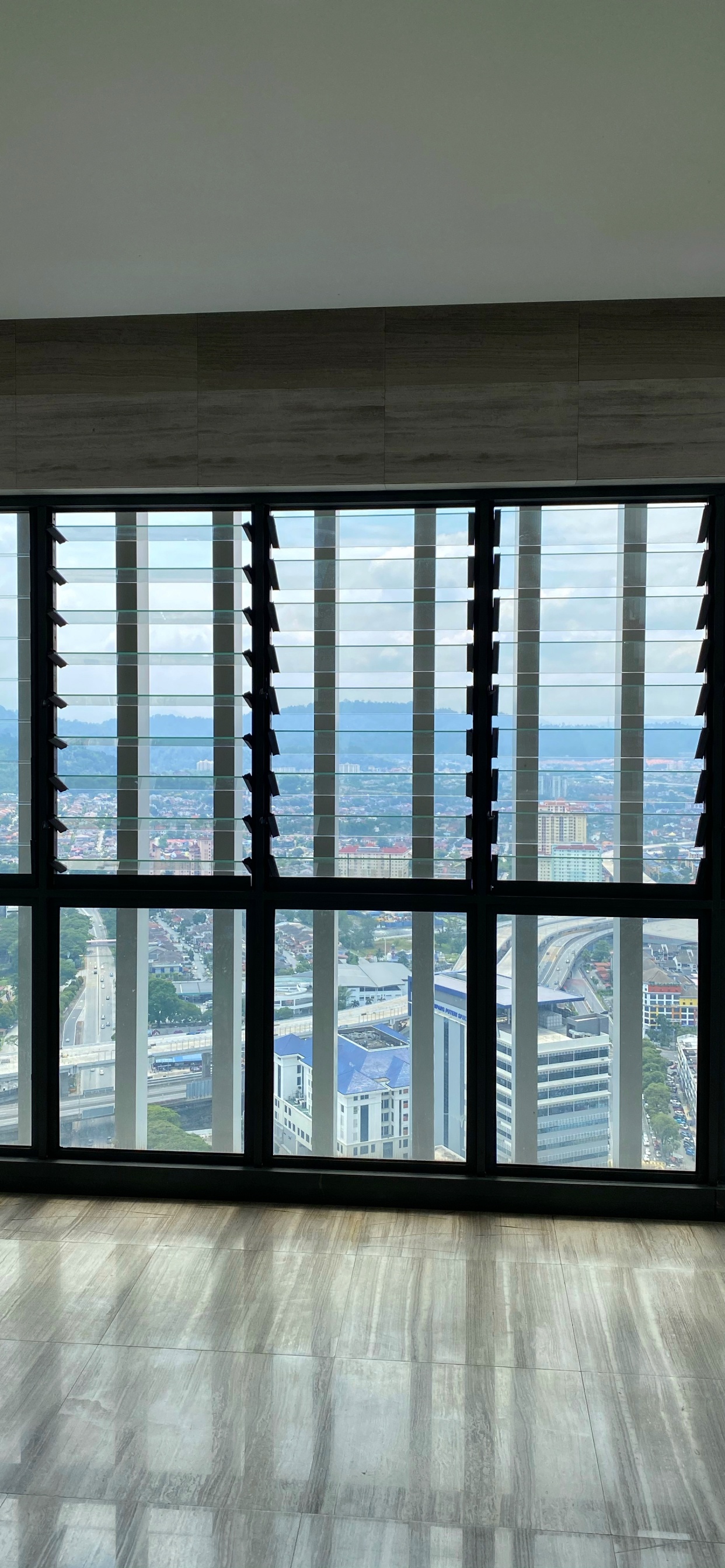 Обои дневное освещение, окно, окно лечения, заволакивания окна, недвижимость в разрешении 1242x2688