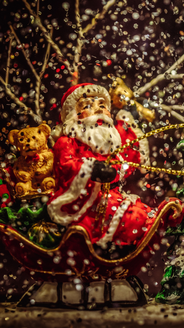 Обои Рождественский день, Санта-Клаус, Рождественские огни, Рождество, дерево в разрешении 750x1334