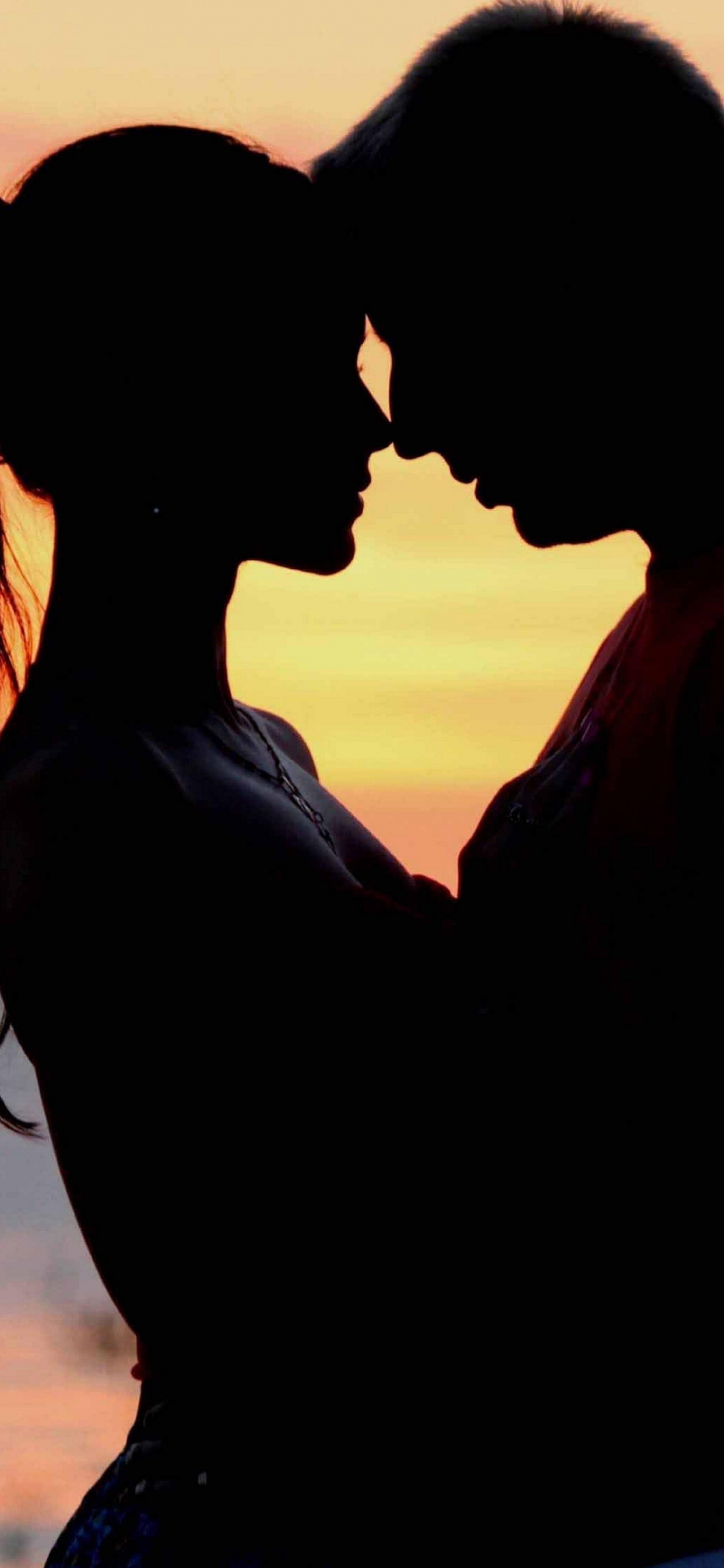 Обои роман, Люди в природе, любовь, медовый месяц, дружба в разрешении 1242x2688