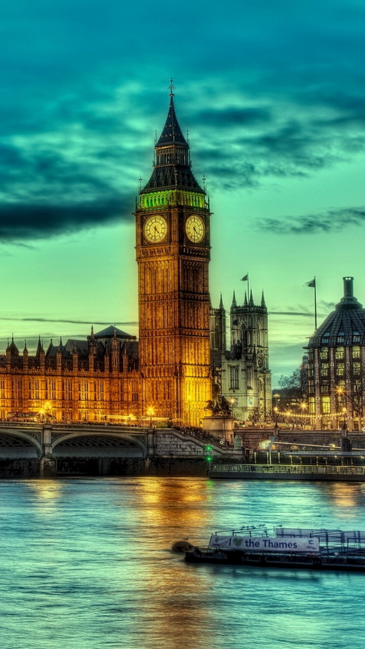 Обои ориентир, город, отражение, городской пейзаж, водный путь в разрешении 750x1334