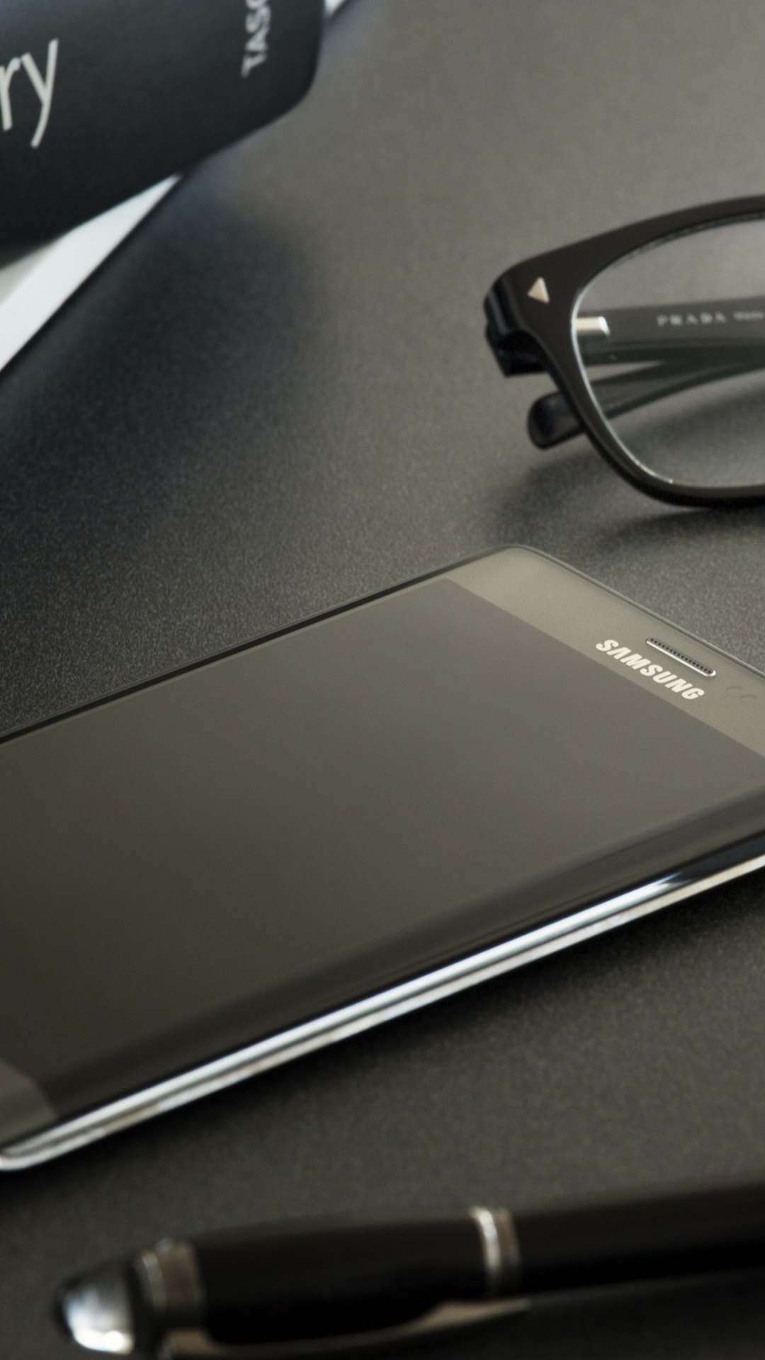 Обои Фаблет, смартфон, очки, электронное устройство, гаджет в разрешении 1080x1920