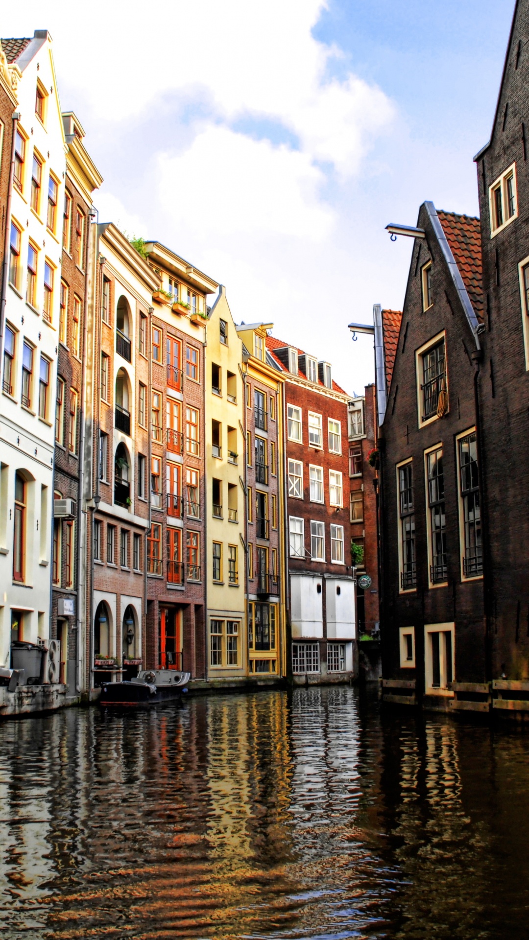 Обои Каналы Амстердама, канал, водный путь, городок, здание в разрешении 1080x1920