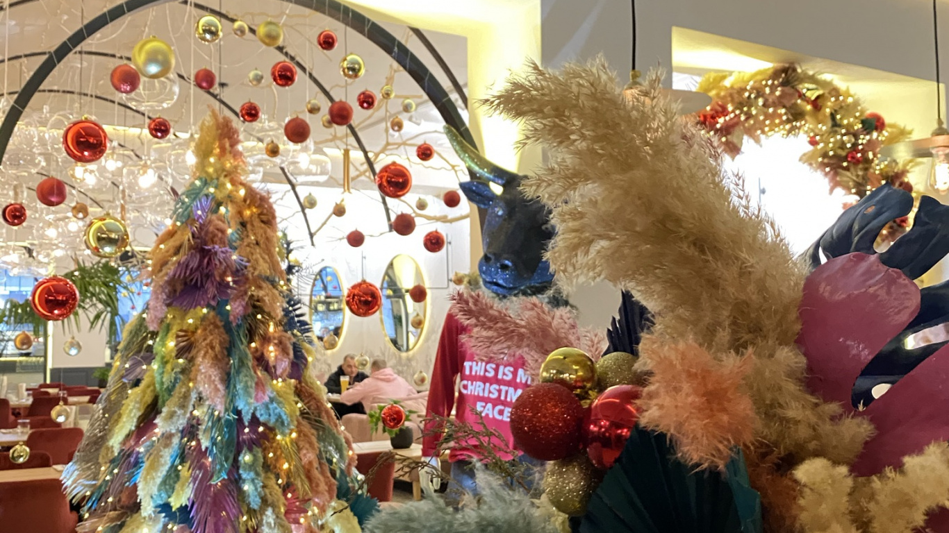 Обои Рождественские украшения, Рождественский день, фестиваль, дизайн интерьера, флористики в разрешении 1366x768