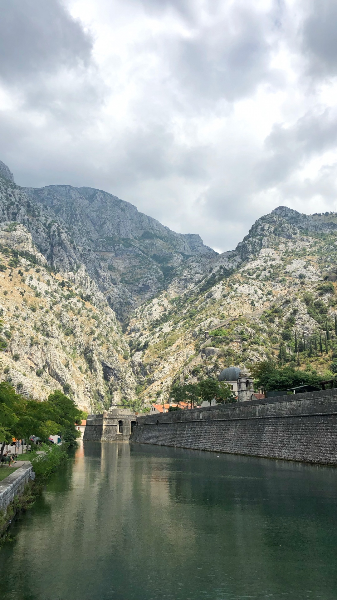 Обои Кампана башня, пейзажи гор, гидроресурсы, фьорд, вода в разрешении 1080x1920