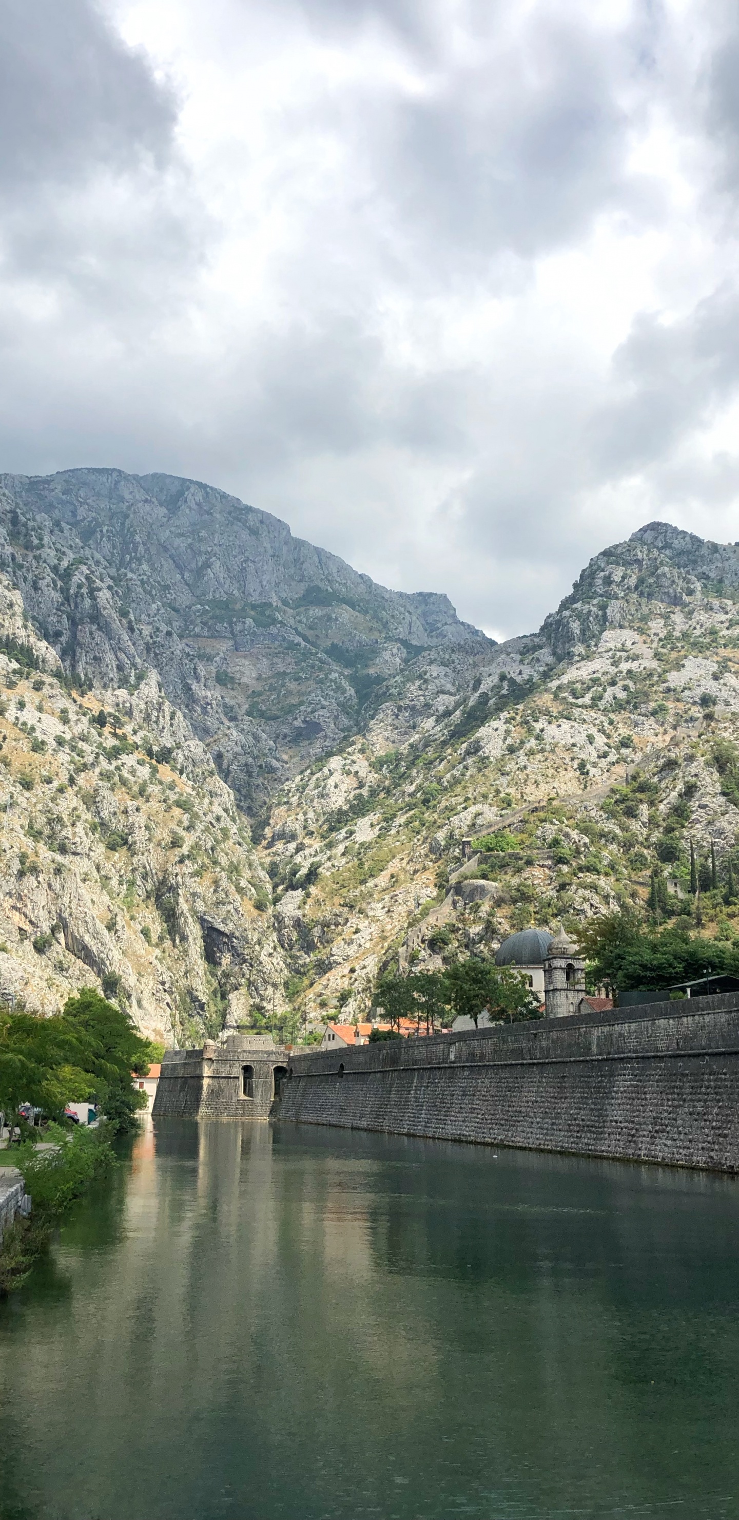 Обои Кампана башня, пейзажи гор, гидроресурсы, фьорд, вода в разрешении 1440x2960