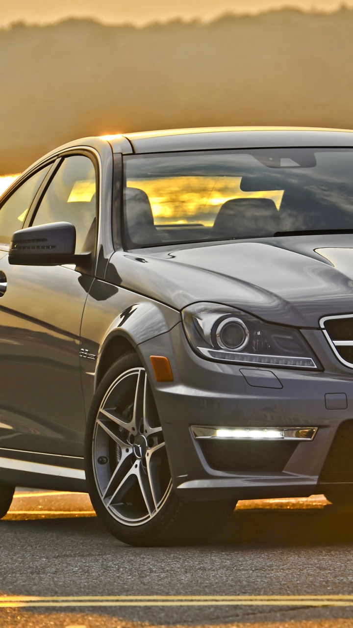 Обои авто, обод, Мерседес-Бенц 2013 С63 АМГ купе, Mercedes-Benz CLK-Class, автомобиль среднего размера в разрешении 720x1280