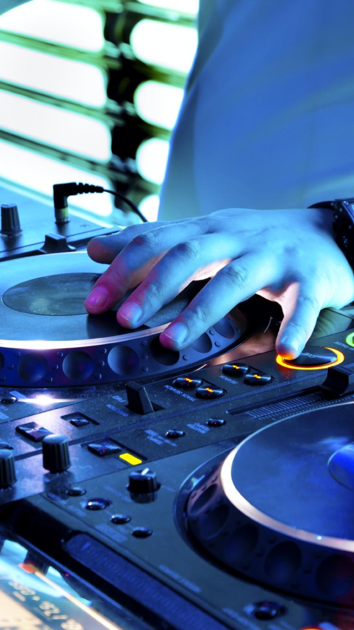 Обои ночной клуб, диджей, диск жокей, электроника, cdj в разрешении 720x1280