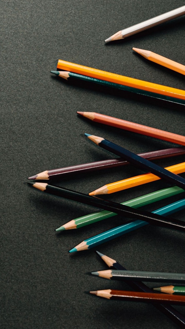 Обои карандаш, цветной карандаш, ручка, ноутбук, написание реализации в разрешении 720x1280