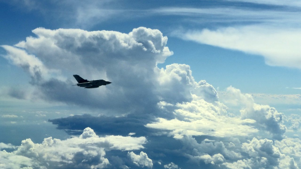 Обои самолет, самолеты, облако, атмосфера, дневное время в разрешении 1280x720