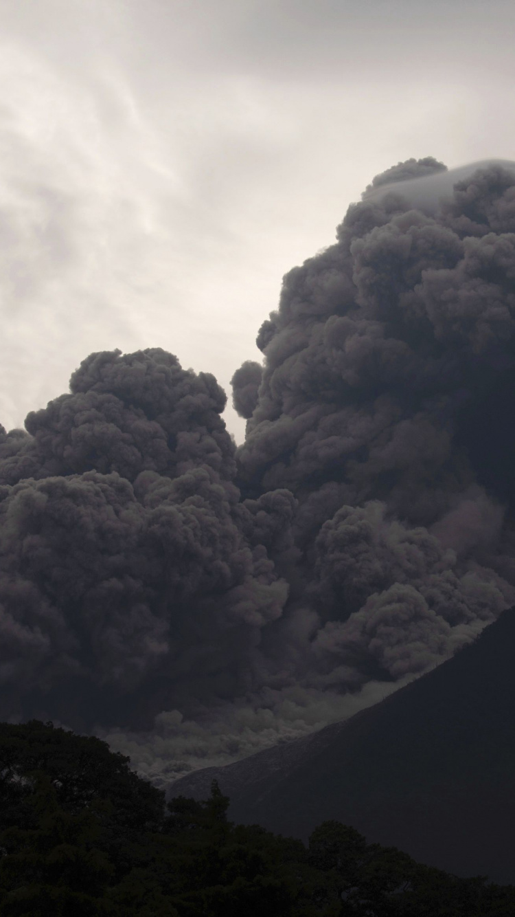 Обои вулкан, Алотенанго, Гватемала, облако, нагорье в разрешении 750x1334