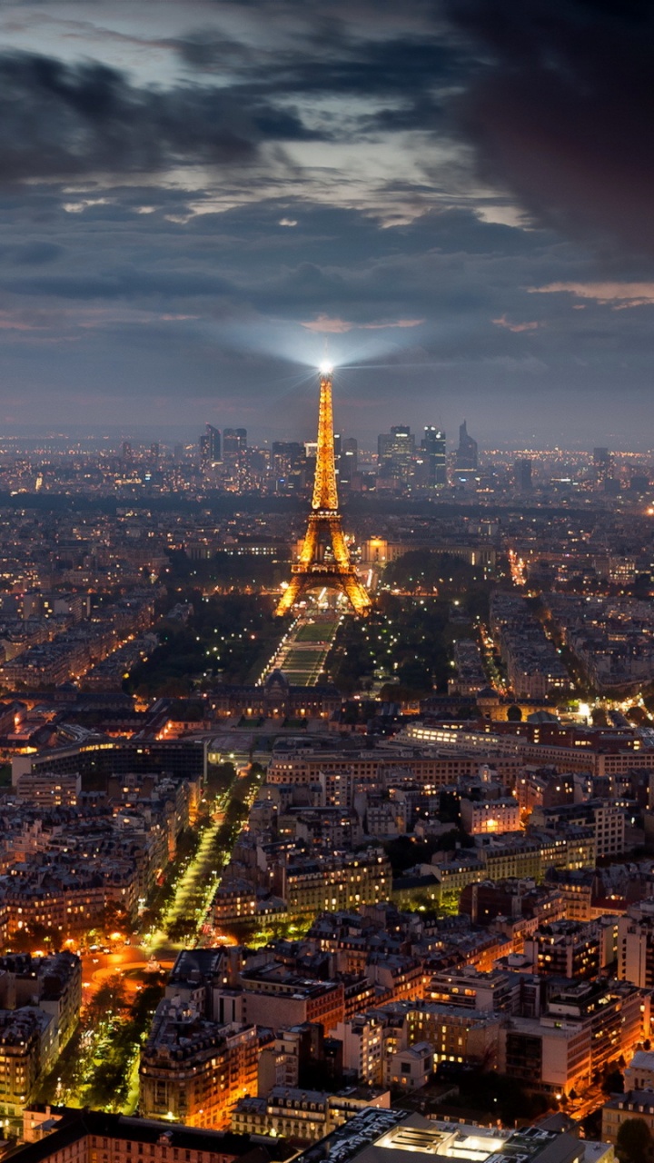 Обои Париж, Эйфелева башня, городской пейзаж, город, городской район в разрешении 720x1280