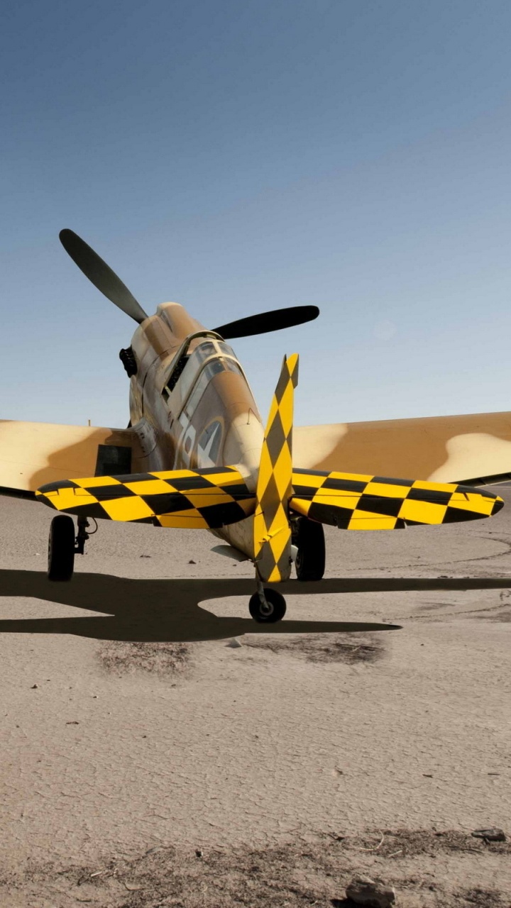 Обои военный самолет, самолет, самолеты, авиация, пропеллер в разрешении 720x1280