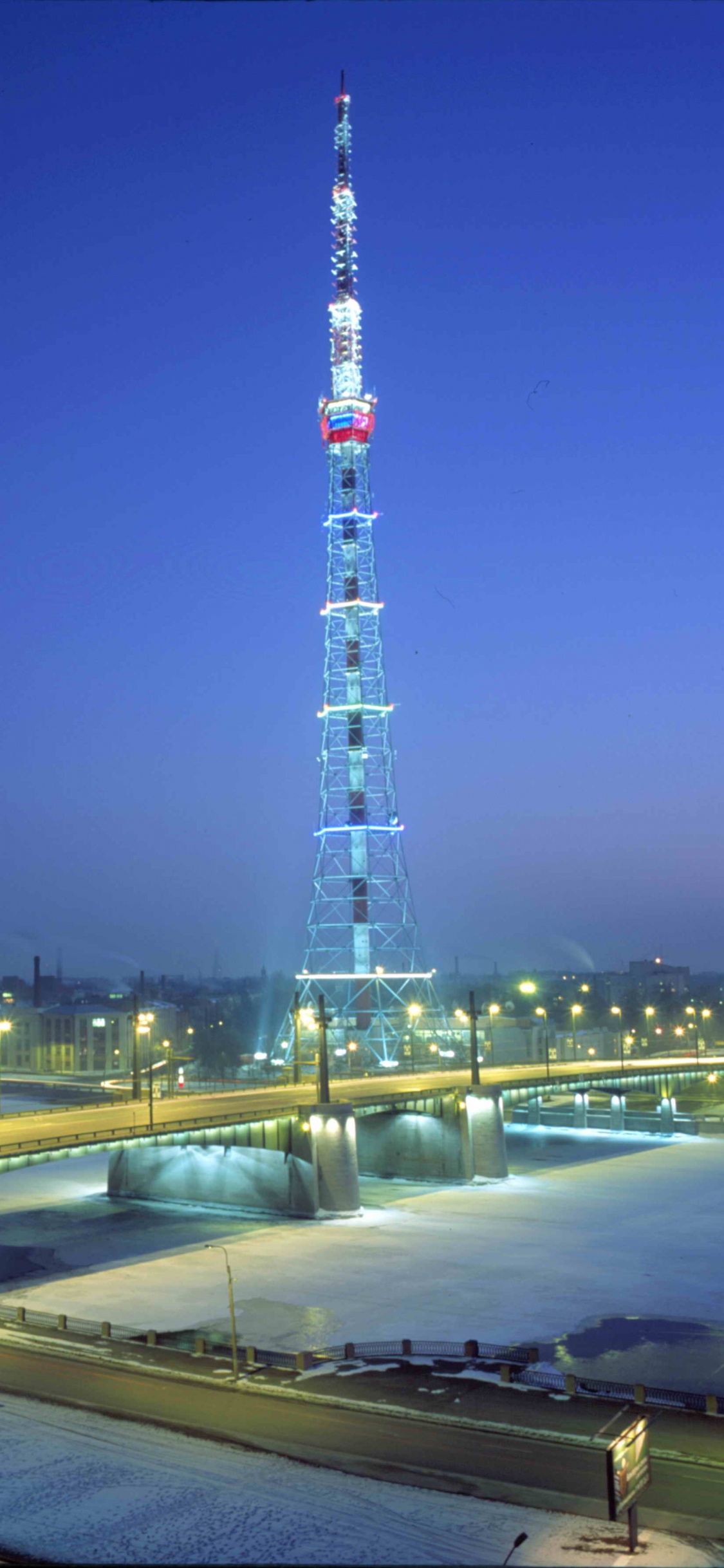 Обои Санкт-Петербургская телебашня, ориентир, вышка, город, небоскреб в разрешении 1125x2436