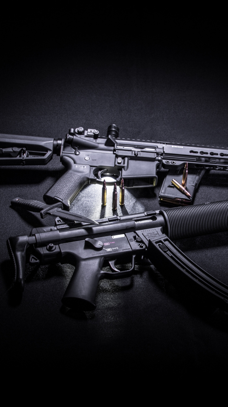 Обои орудие, огнестрельное оружие, штурмовая винтовка, триггер, ствол в разрешении 750x1334