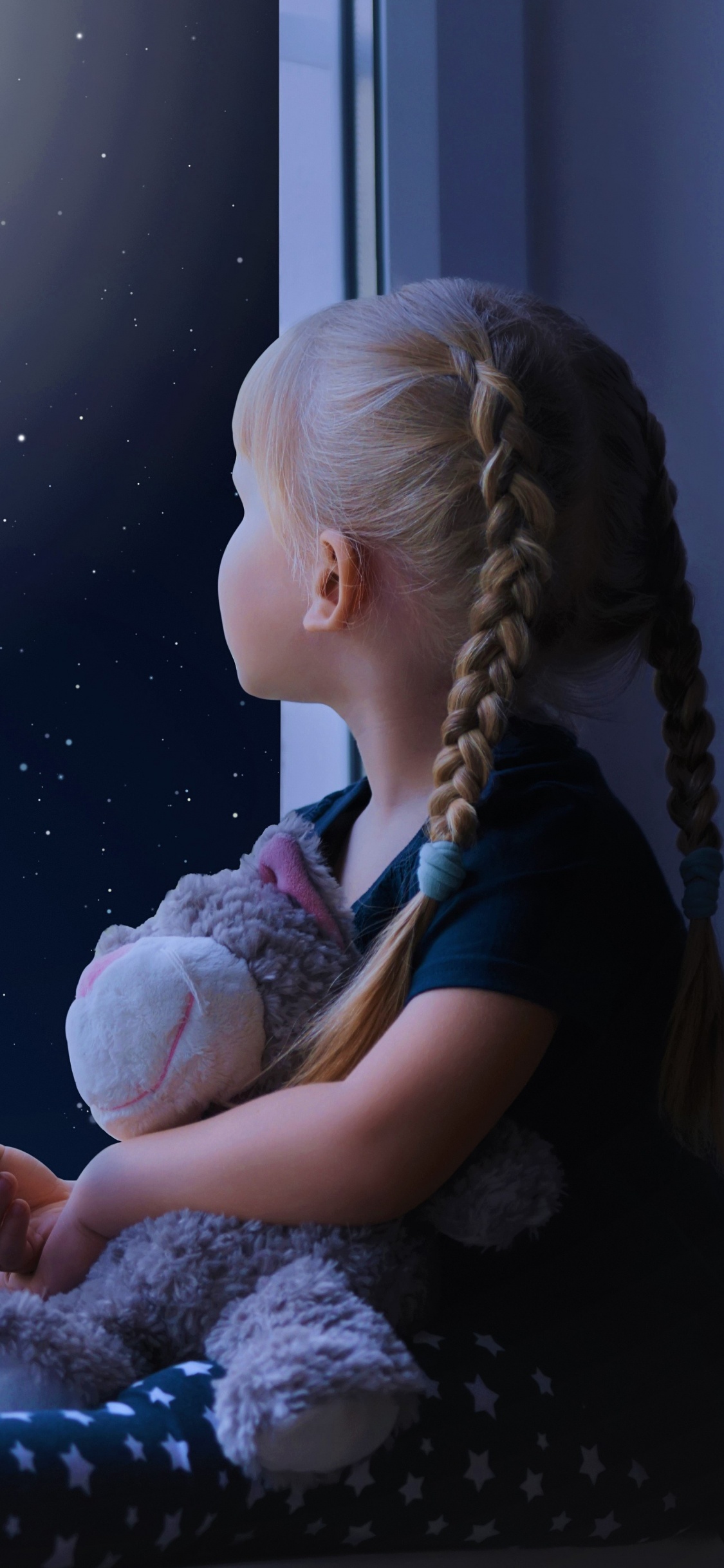 Обои прическа, лазурный, окно, пурпур, жест в разрешении 1125x2436