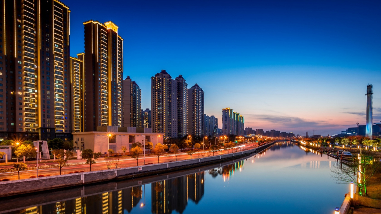 Обои Шанхай, здание, башня, отражение, город в разрешении 1280x720