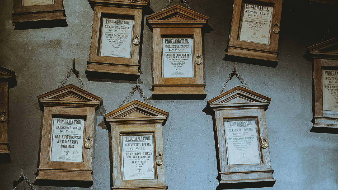 Обои Гарри Поттер, Хогвартс, стена, лондон тур по студии warner bros, Профессор Альбус Дамблдор в разрешении 1280x720