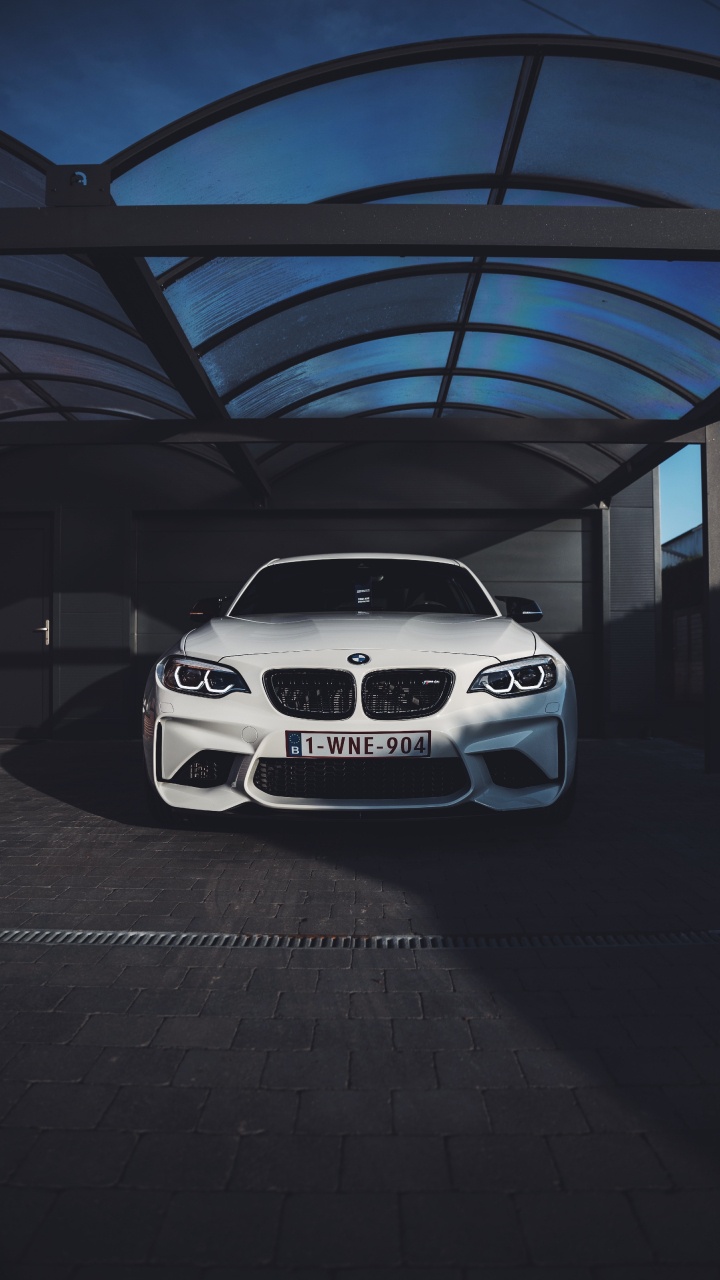 Обои решетка, bmw m3, БМВ М6, седан, бампер в разрешении 720x1280
