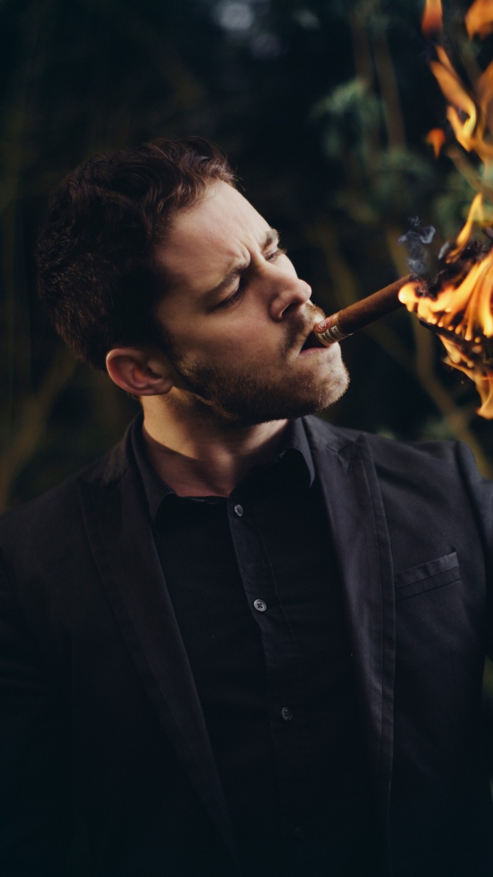 Обои темнота, растение, мальчик, видео, whatsapp в разрешении 720x1280