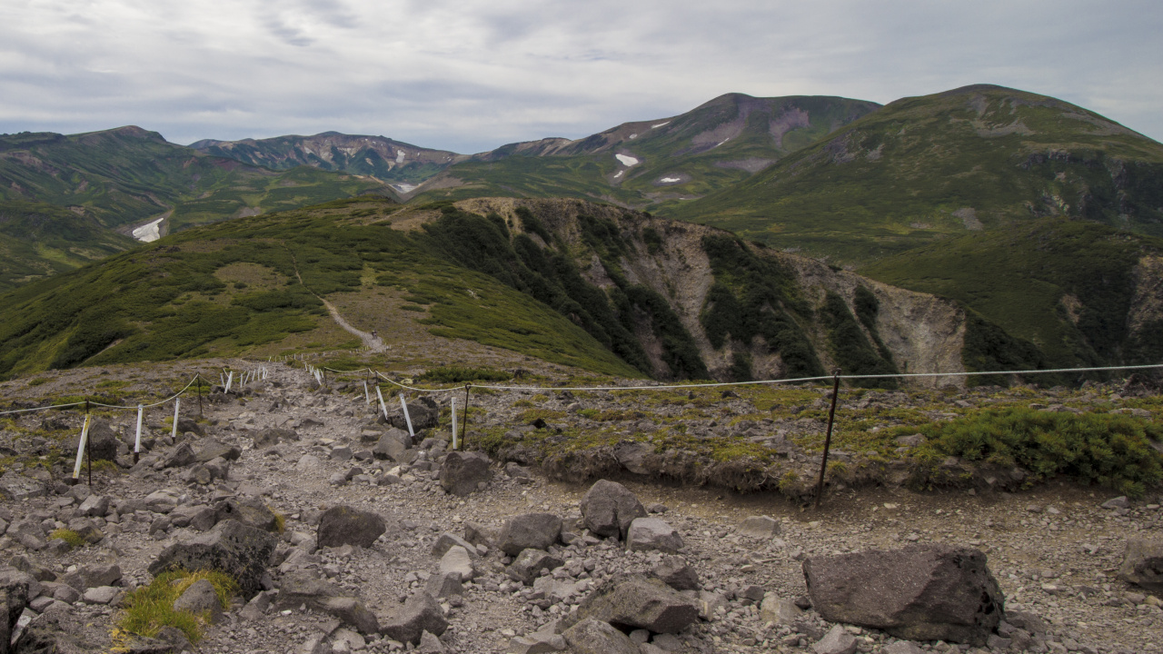 Обои хребет, нагорье, гора, холм, Упал в разрешении 1280x720
