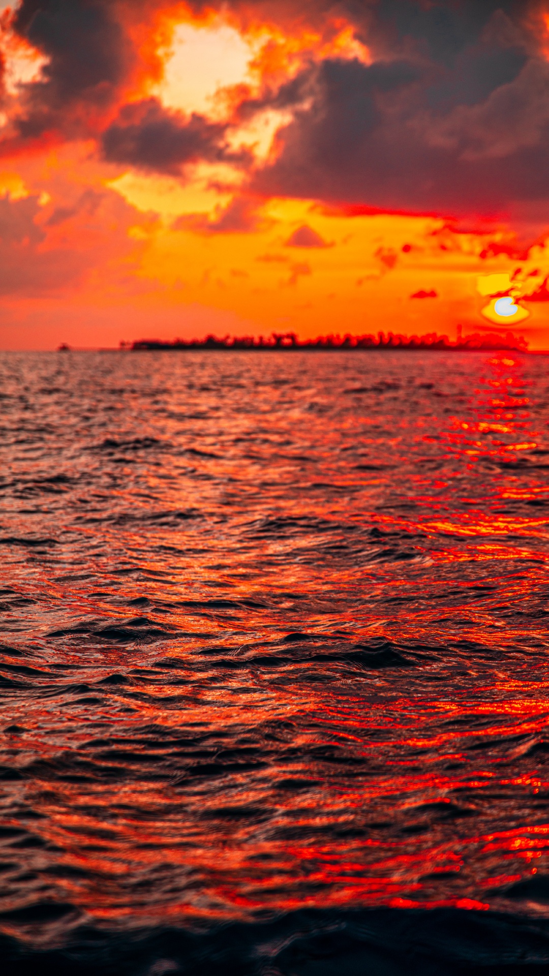 Обои океан, природа, небо, море, красный цвет в разрешении 1080x1920