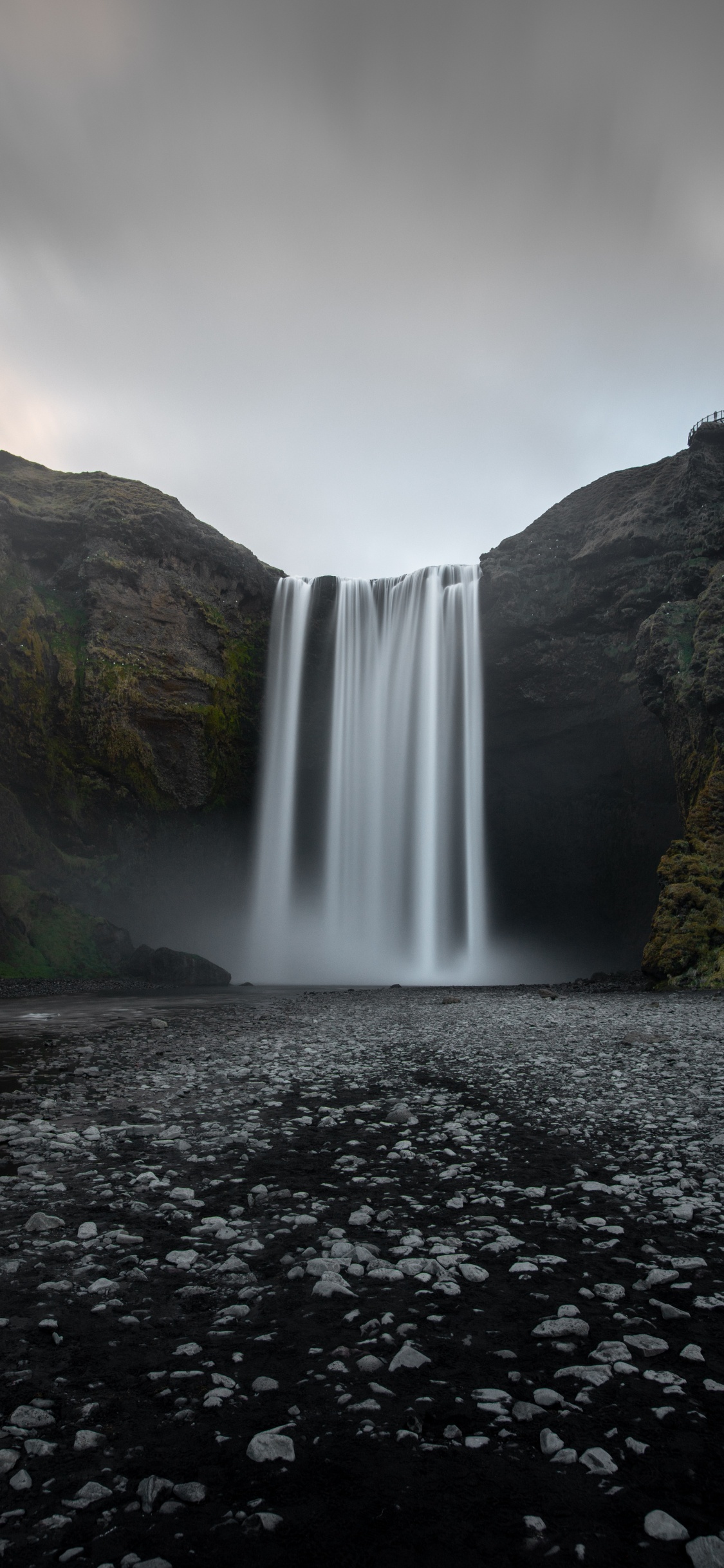 Обои водопад, водоток, природный ландшафт, измеритель, фьорд в разрешении 1125x2436