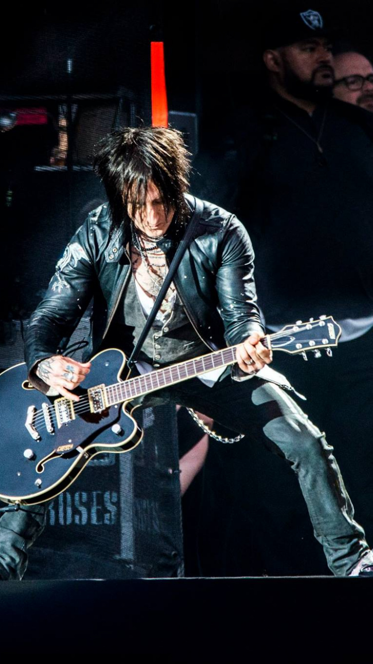 Обои басист, струнный инструмент, гитара, басгитара, концерт в разрешении 750x1334