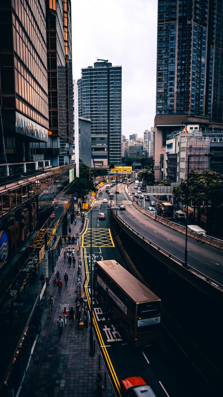 Обои Банк, здание, небоскреб, легковые автомобили, автобус в разрешении 720x1280