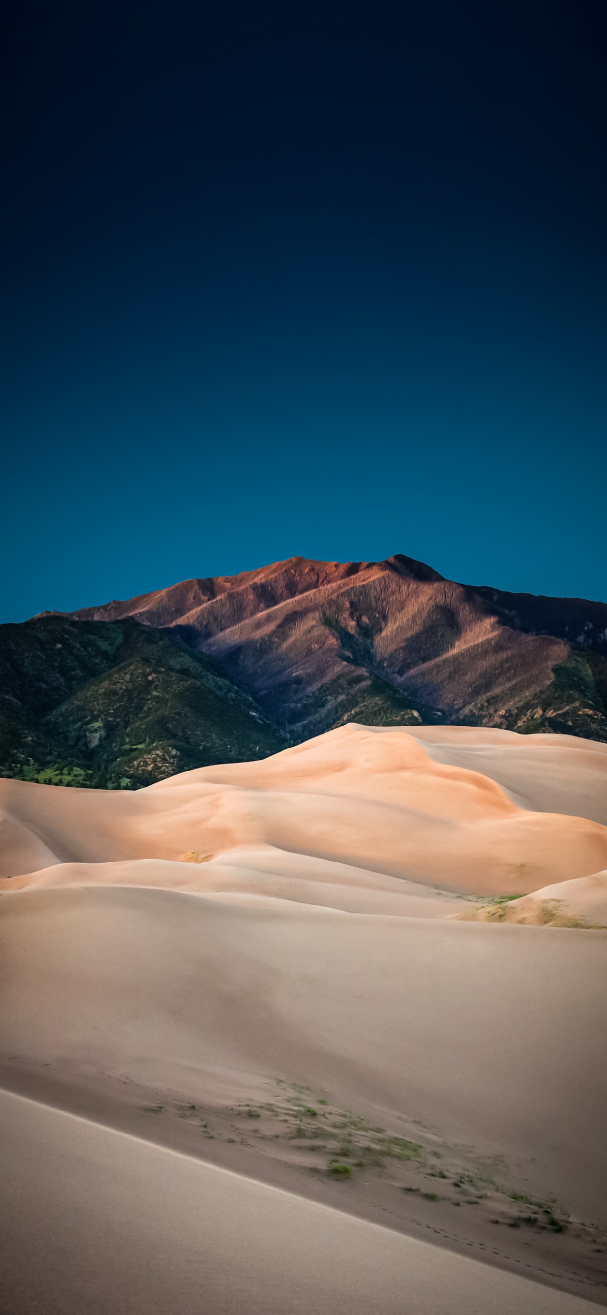 Обои облако, гора, склон, природный ландшафт, местность в разрешении 1242x2688