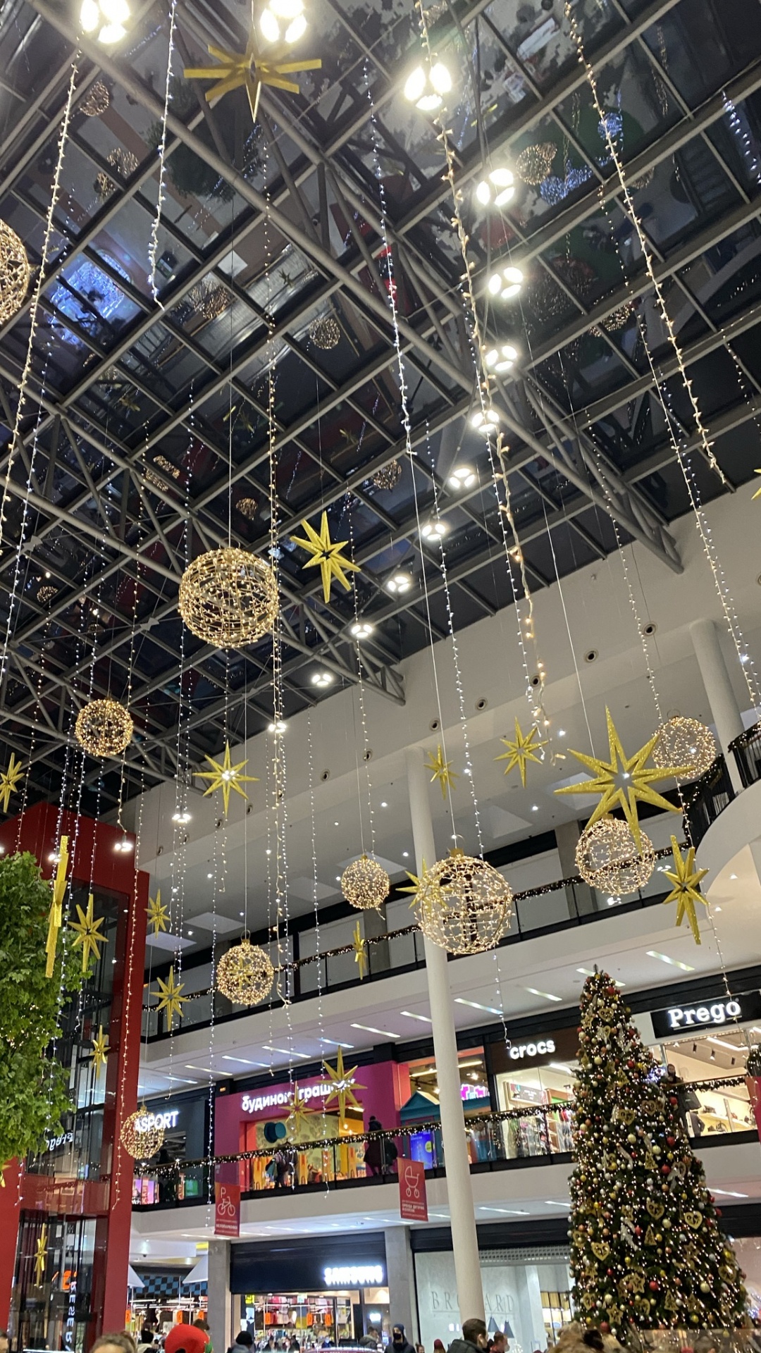 Обои торговый центр, освещение, потолок, дизайн интерьера, осветительная арматура в разрешении 1080x1920