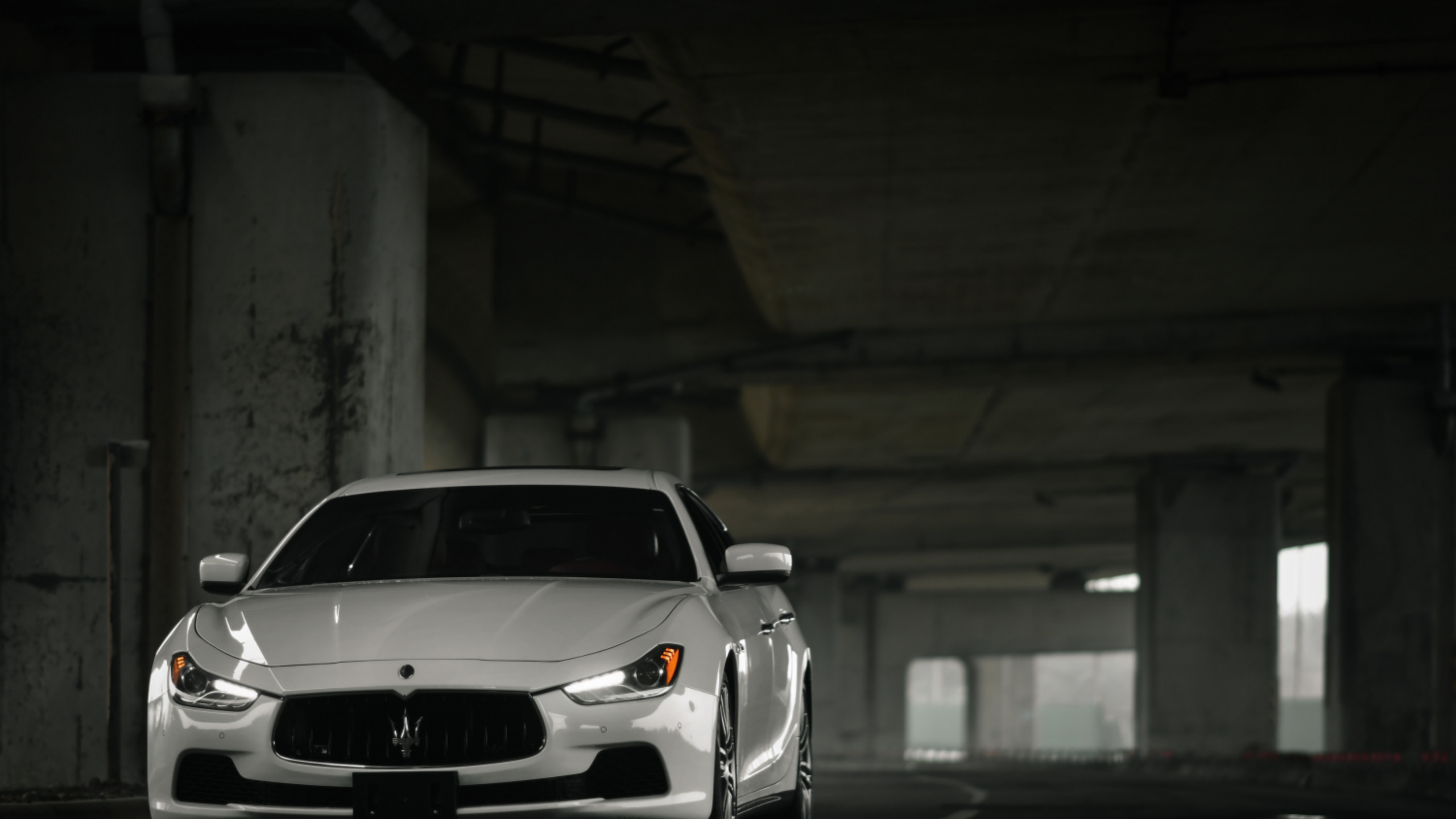 Обои автомобиль, белые, maserati granturismo, авто, Мазерати в разрешении 2560x1440