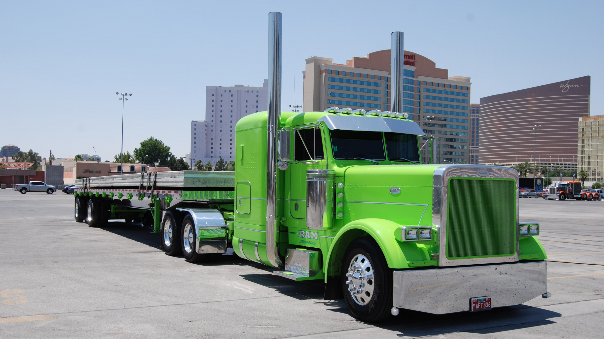 Обои большегруз, авто, грузовик, Петербилт 379, Большие буровые установки на шоссейные в разрешении 1920x1080