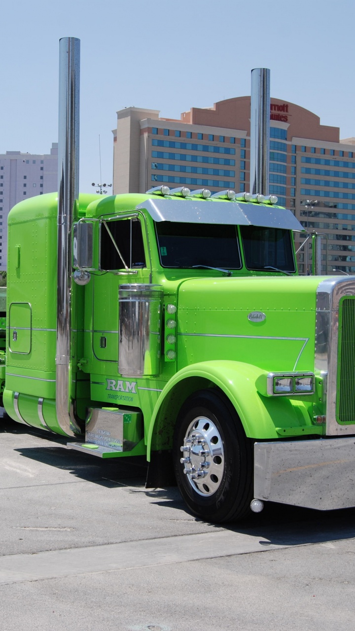 Обои большегруз, авто, грузовик, Петербилт 379, Большие буровые установки на шоссейные в разрешении 720x1280