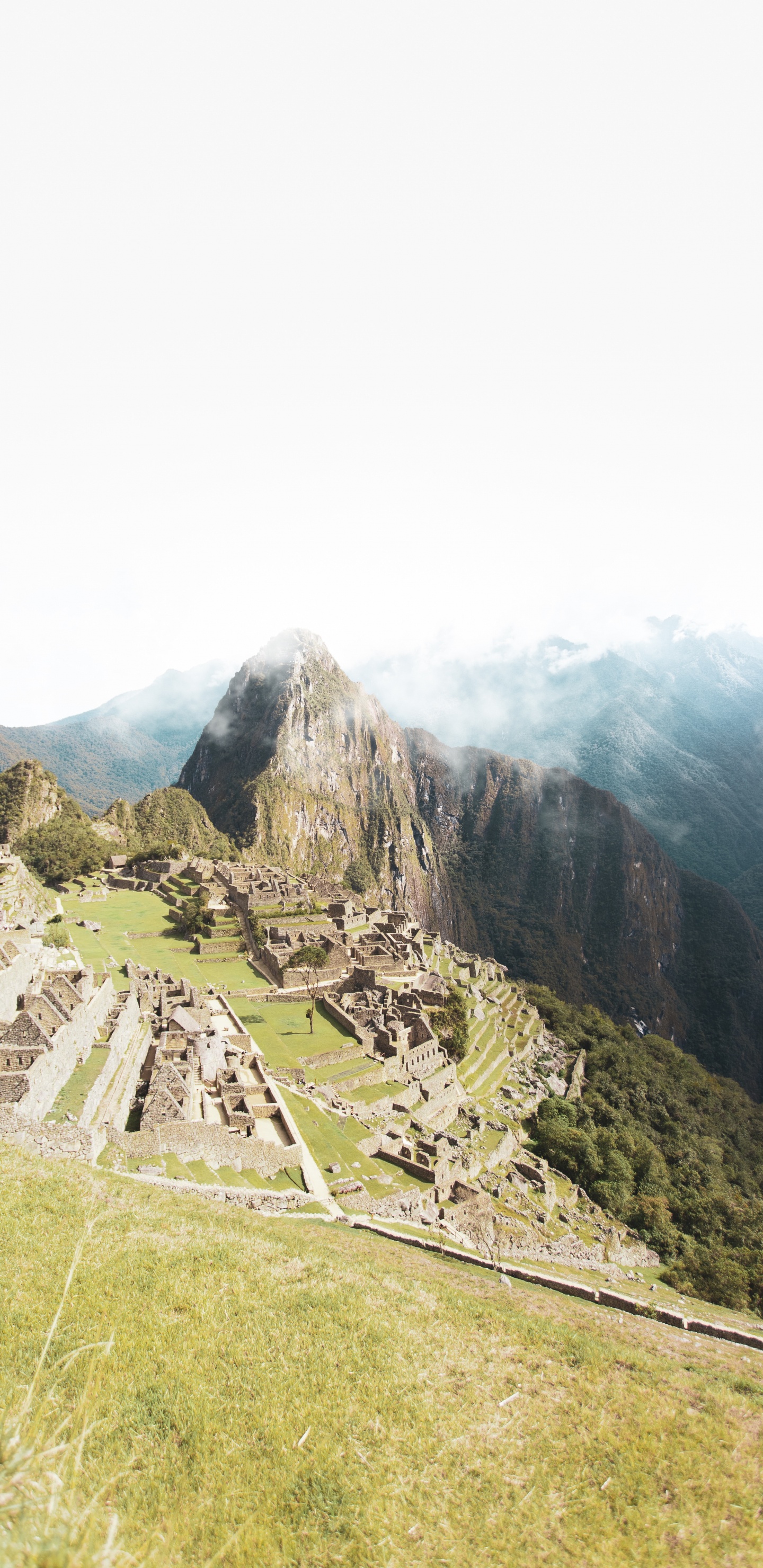 Обои здание, нагорье, горный перевал, горная станция, Альпы в разрешении 1440x2960