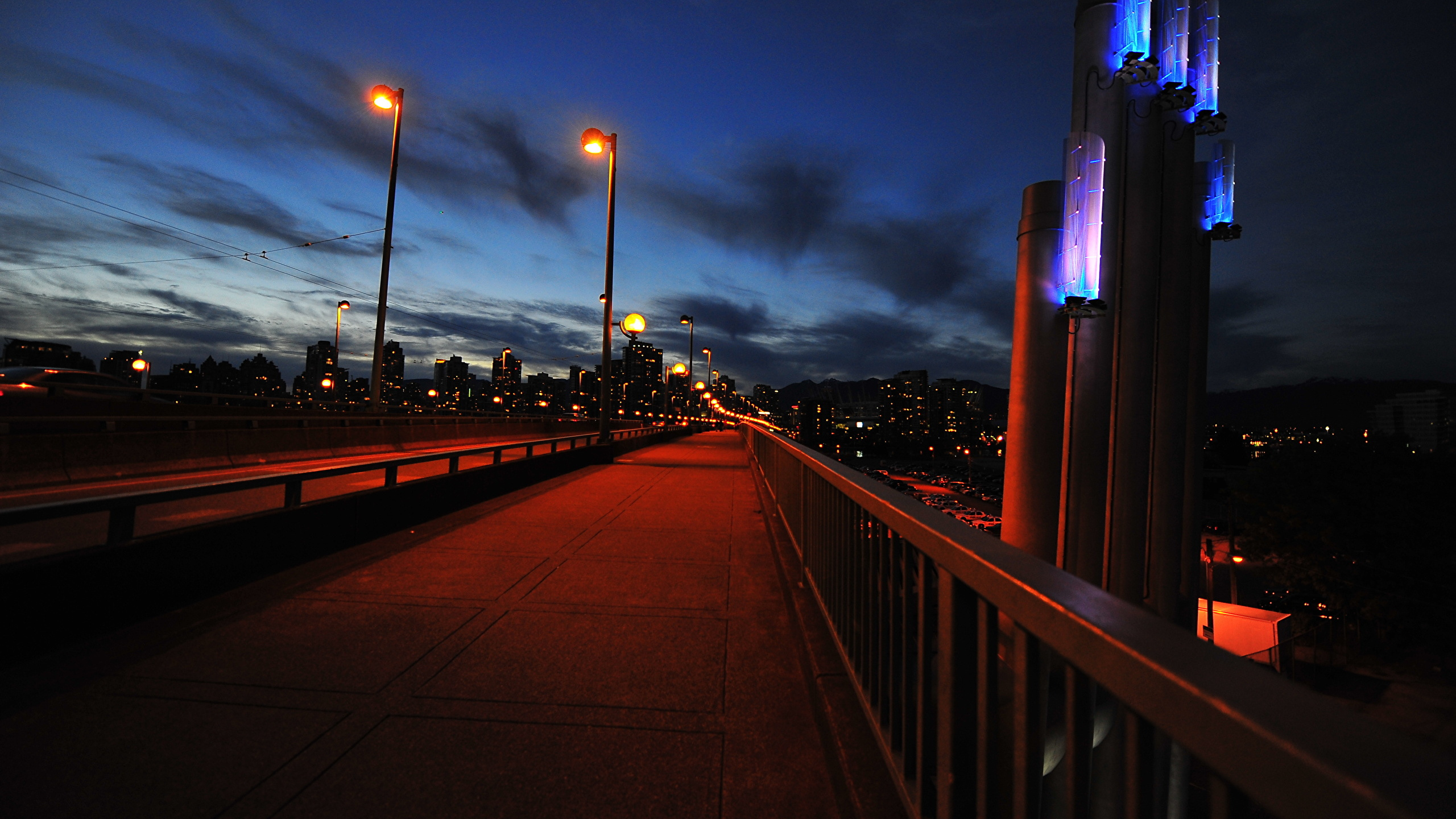 Обои Ванкувер, ночь, свет, мост, городской район в разрешении 2560x1440