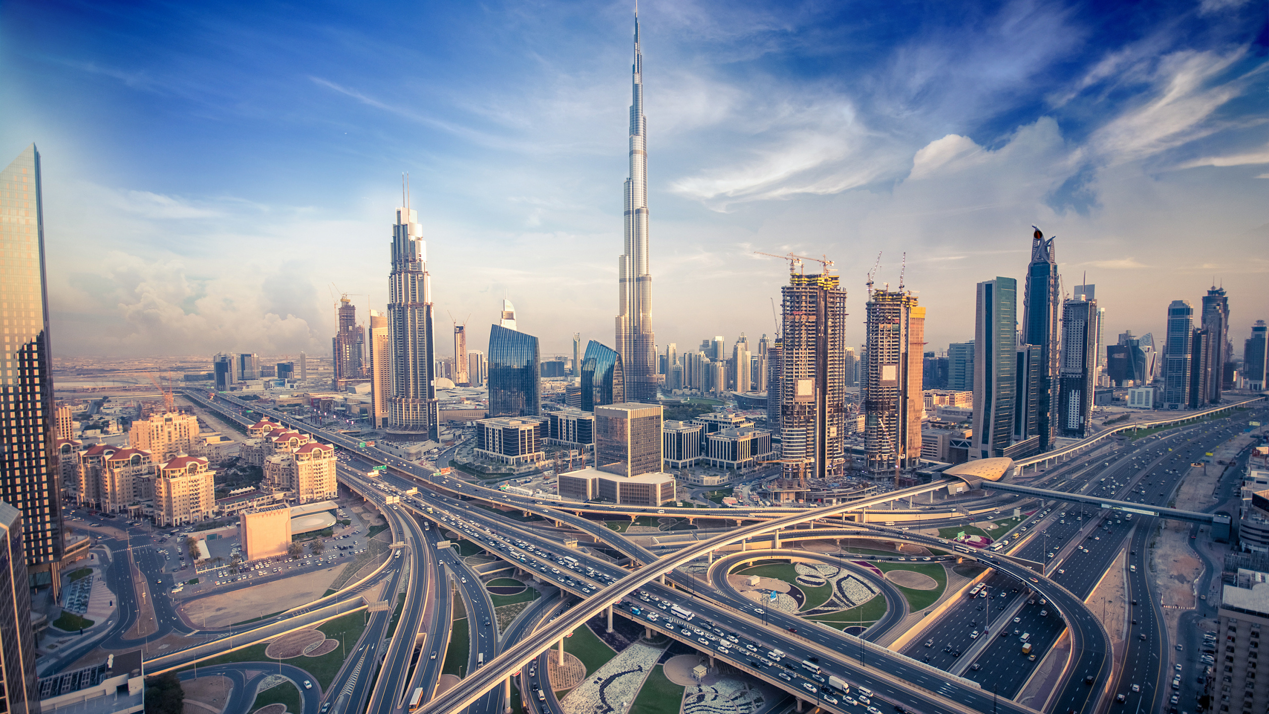 Обои городской пейзаж, городской район, город, небоскреб, метрополия в разрешении 2560x1440