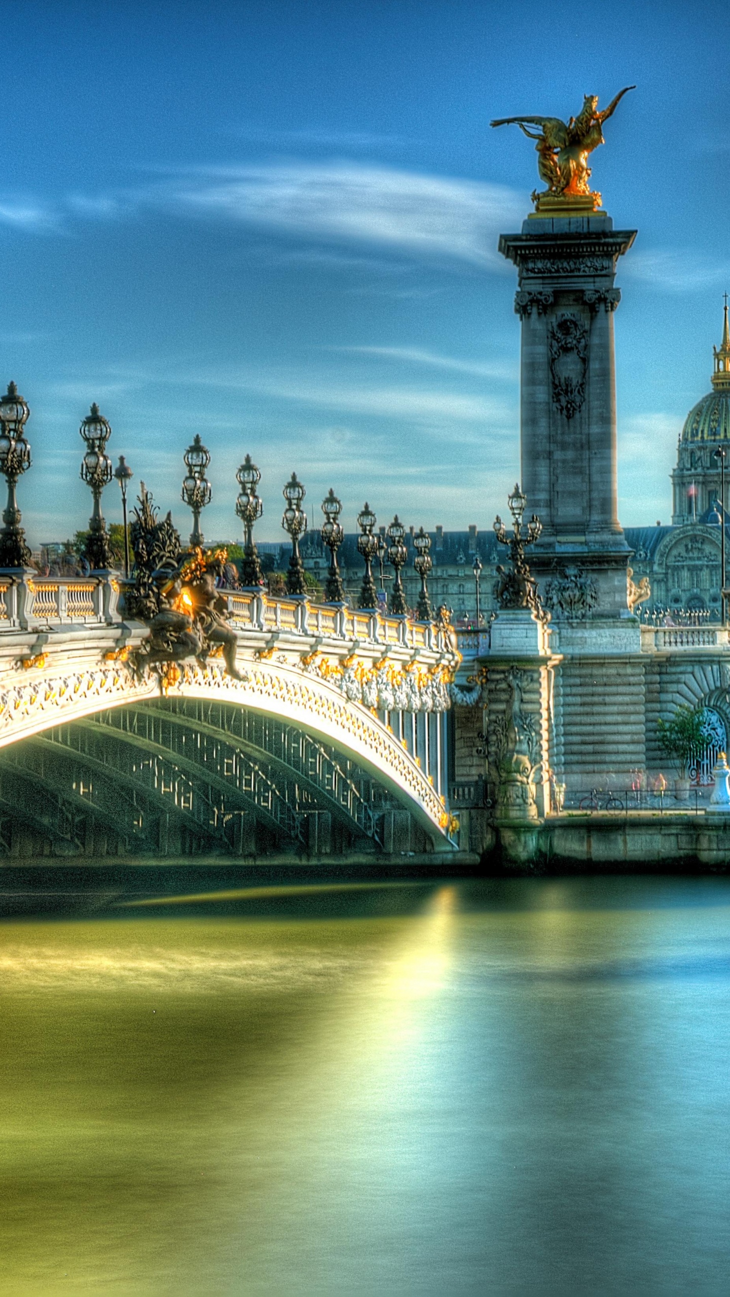 Обои Мост Александра III, Эйфелева башня, ориентир, отражение, город в разрешении 1440x2560